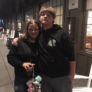 Meet your Posher, Lorie